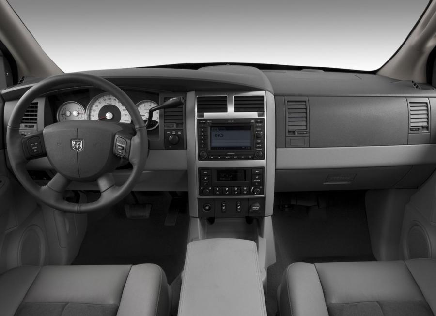  Dodge Durango 2006 года  (фото 3 из 9)